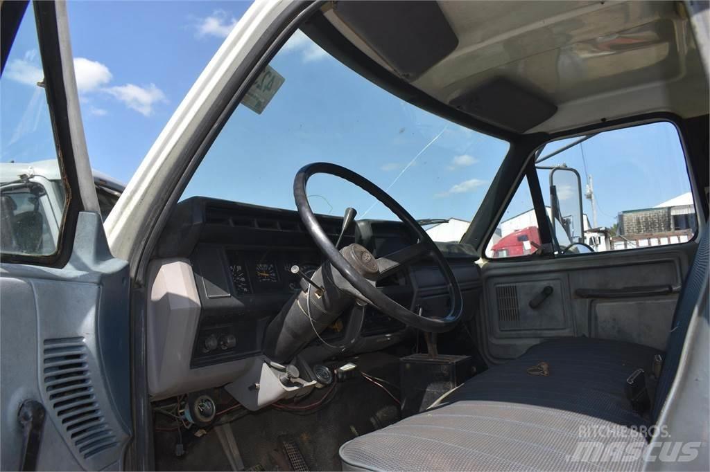 Ford F800 덤프 트럭