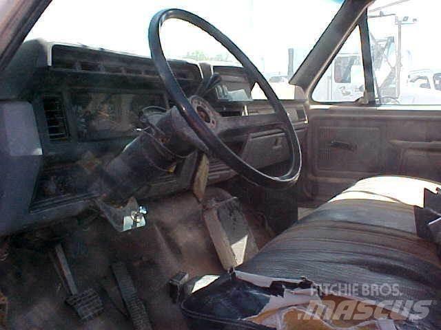 Ford F800 시립/다목적 차량