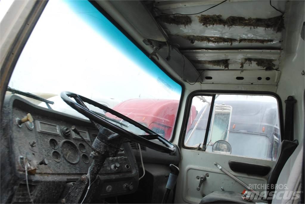 Ford L8000 콘크리트 믹서트럭