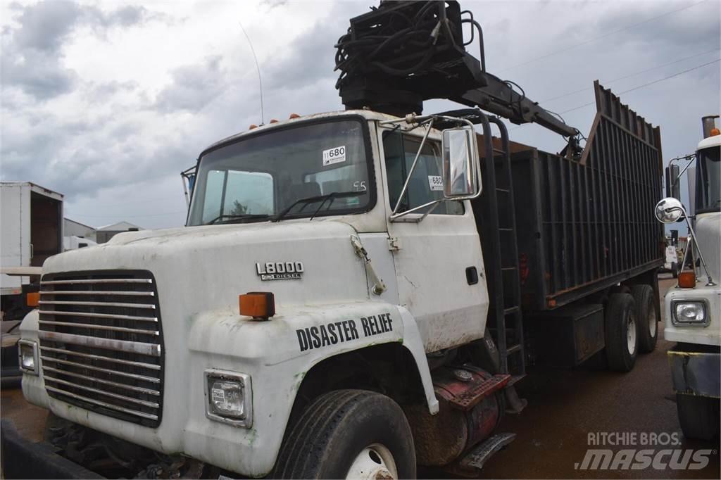 Ford L8000 크레인 트럭