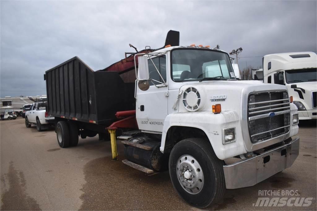 Ford L8000 크레인 트럭