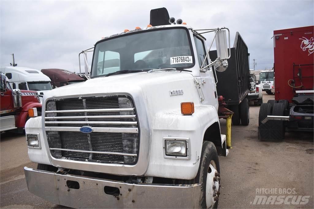 Ford L8000 크레인 트럭