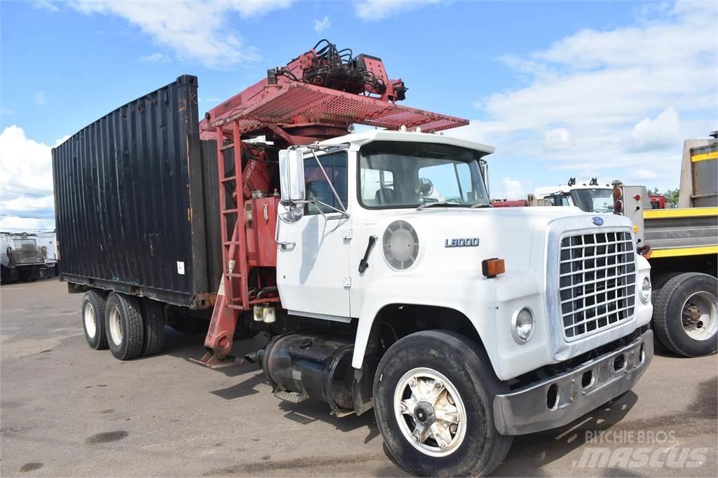 Ford L9000 크레인 트럭