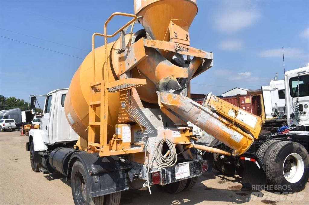 Ford LN7000 콘크리트 믹서트럭
