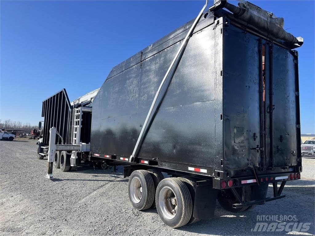 Freightliner 114SD 크레인 트럭