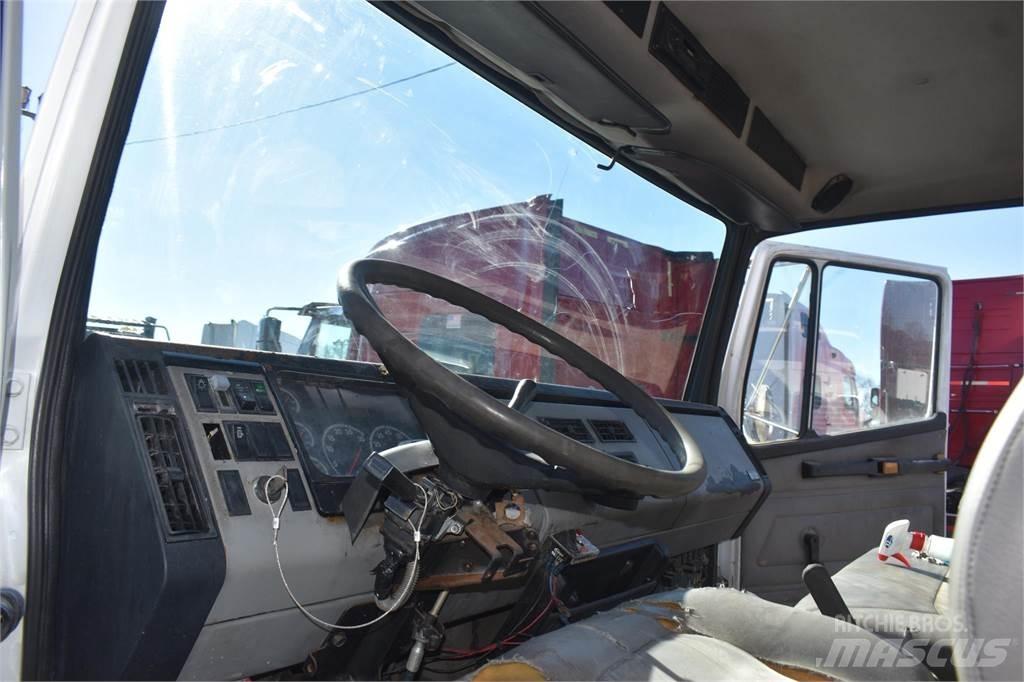 Freightliner FL60 덤프 트럭