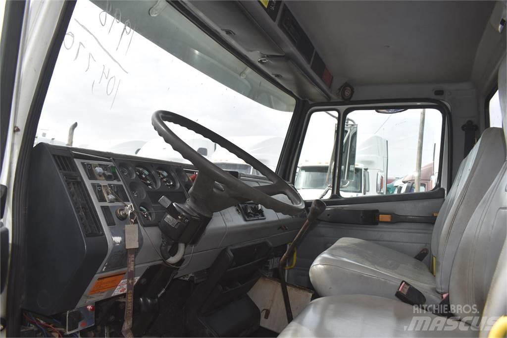 Freightliner FL70 크레인 트럭