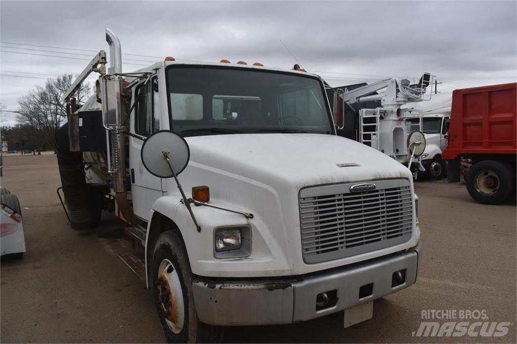 Freightliner FL70 탱커 트럭