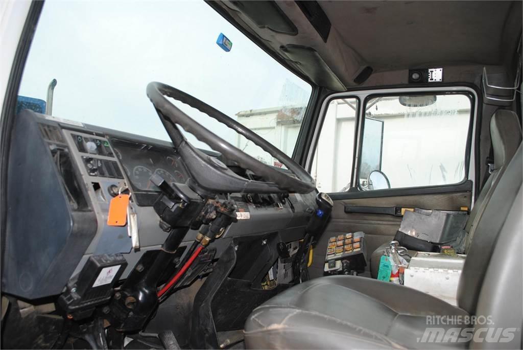 Freightliner FL80 크레인 트럭