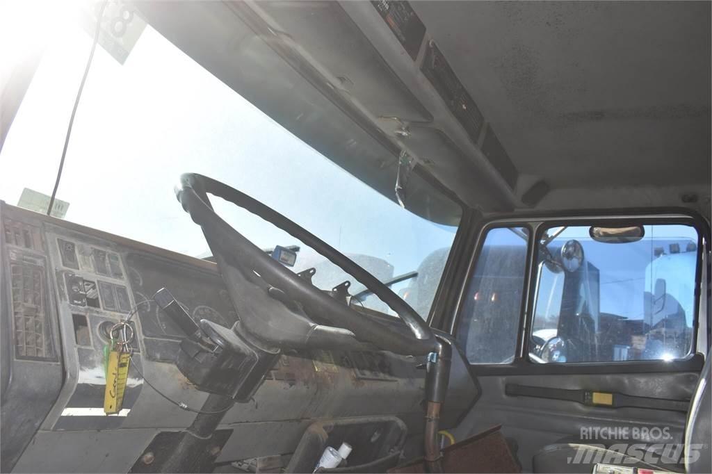 Freightliner FLC112 덤프 트럭