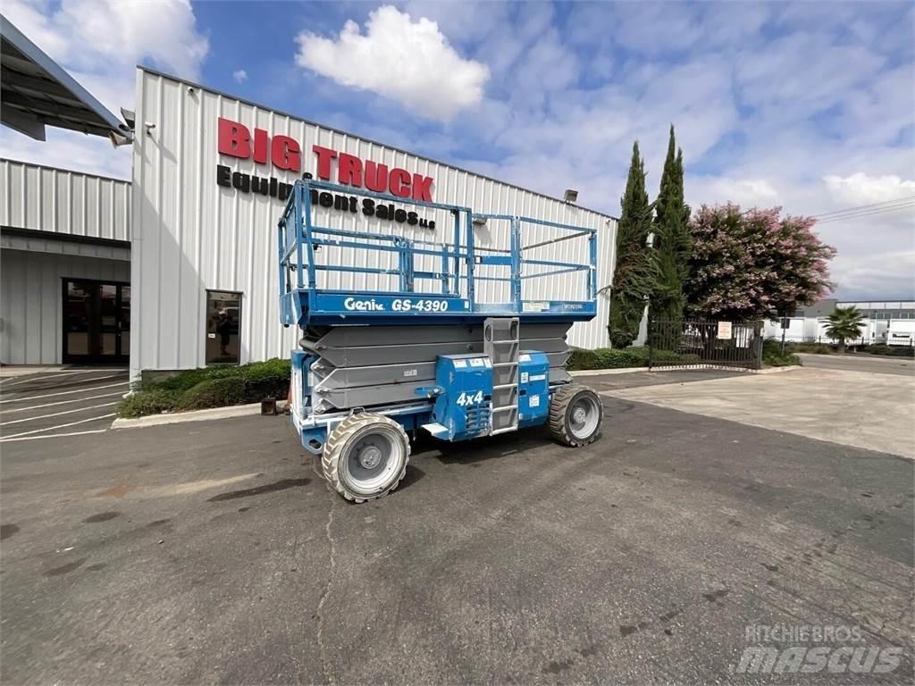 Genie GS4390RT 가위형 리프트
