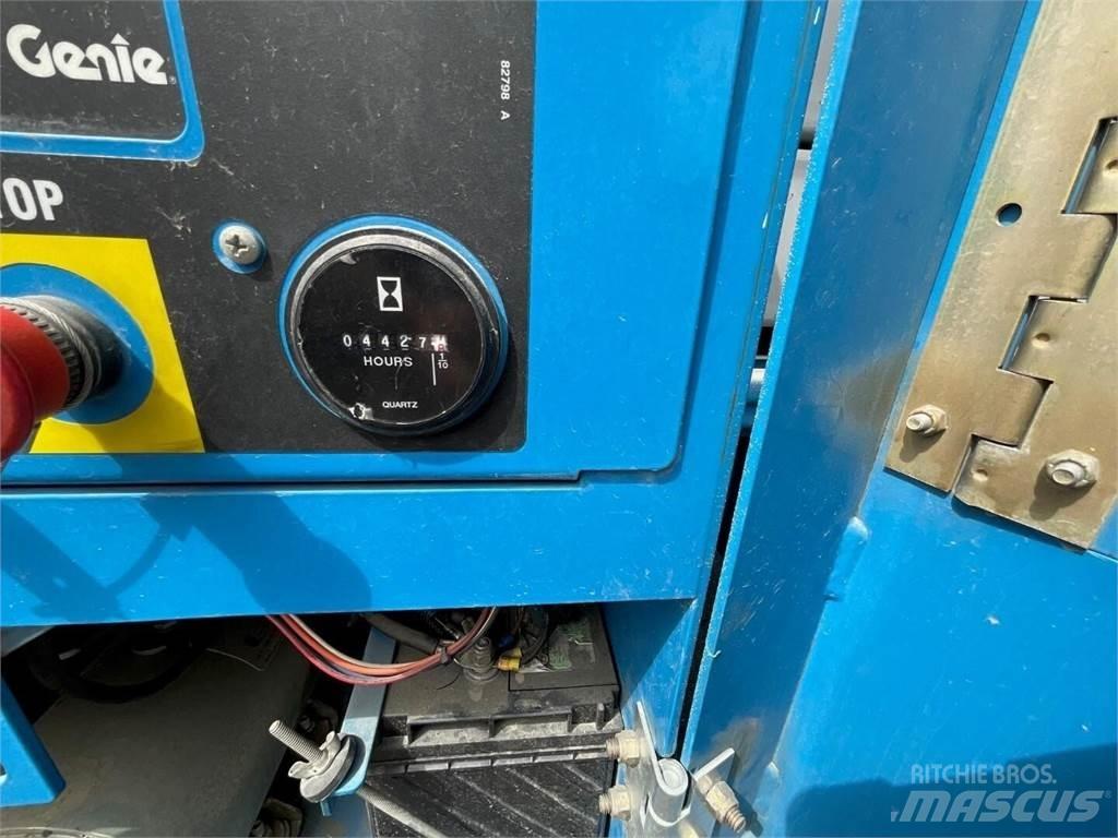Genie GS4390RT 가위형 리프트