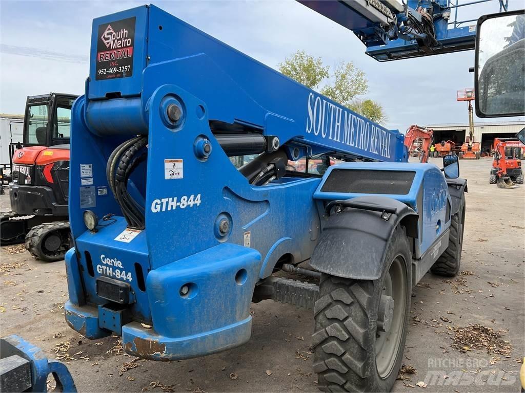 Genie GTH844 텔러 핸들러