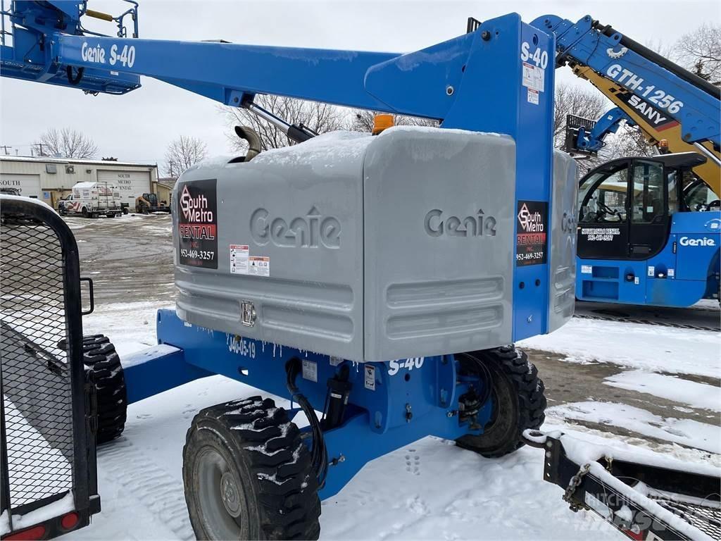 Genie S40 견인식 전동이동 리프트