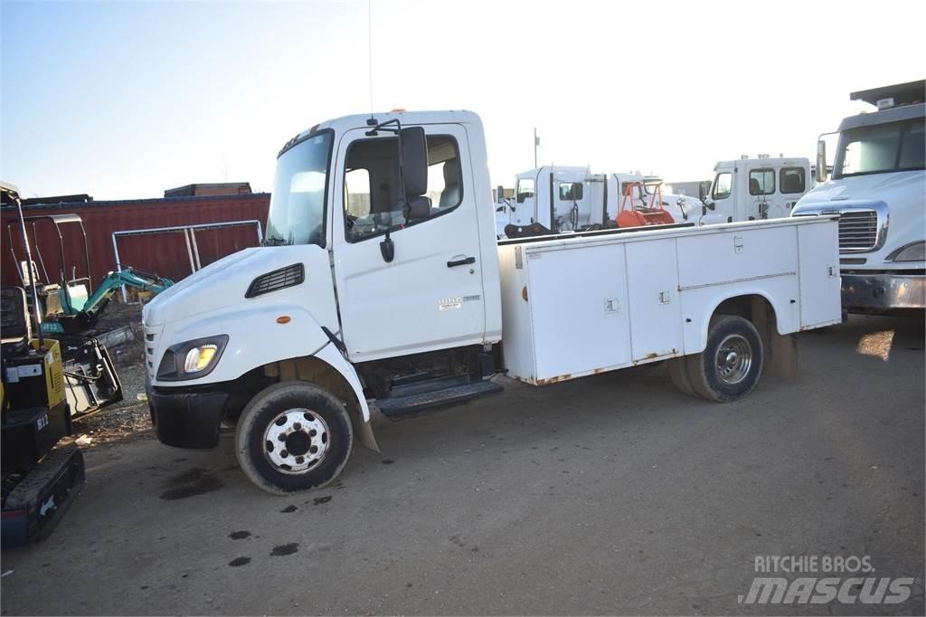Hino 145 시립/다목적 차량