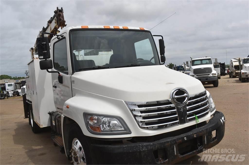 Hino 338 시립/다목적 차량