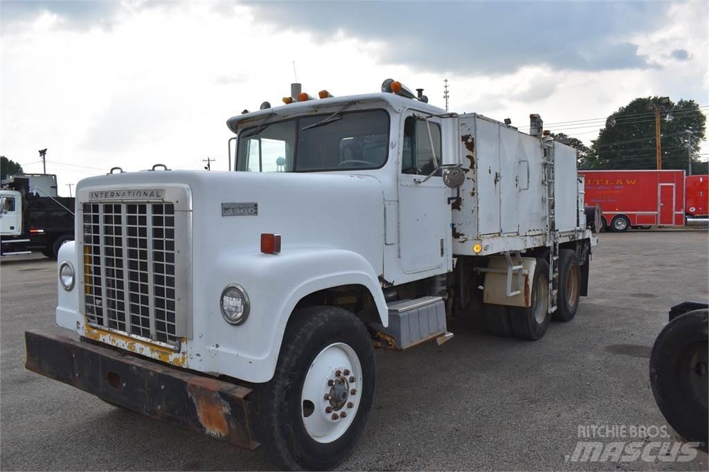 International 4370 탱커 트럭