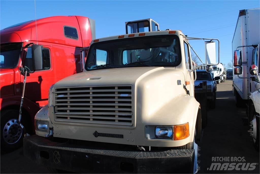 International 4700 크레인 트럭