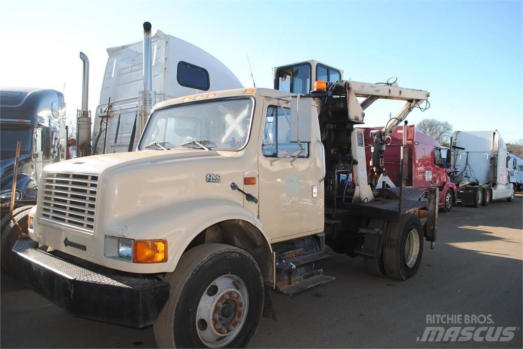 International 4700 크레인 트럭