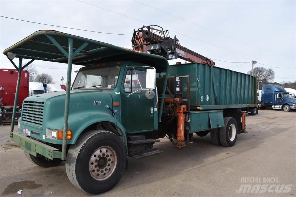 International 4700 크레인 트럭