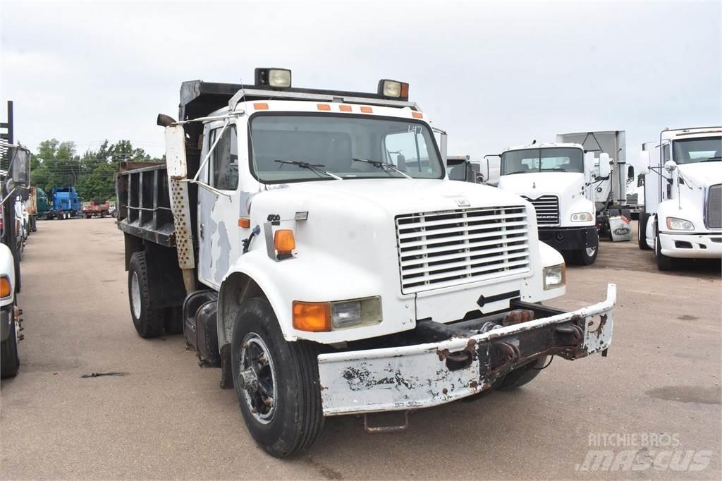 International 4700 덤프 트럭