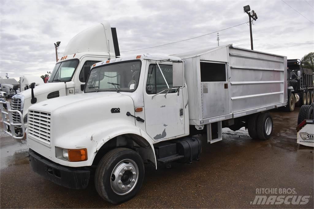 International 4700 덤프 트럭