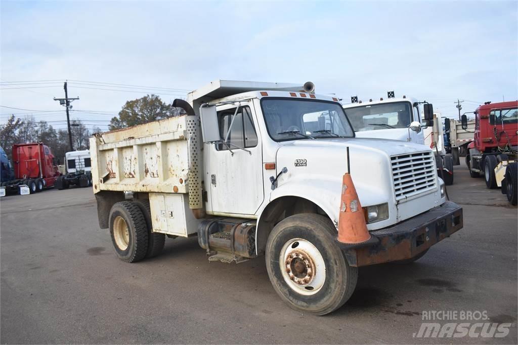 International 4700 덤프 트럭