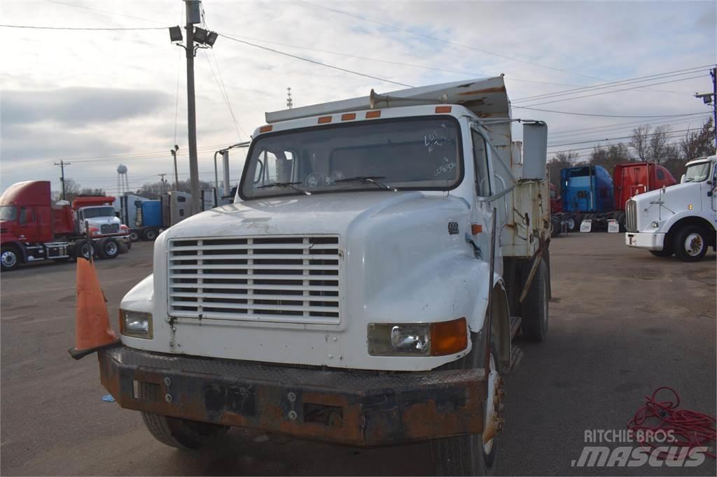 International 4700 덤프 트럭