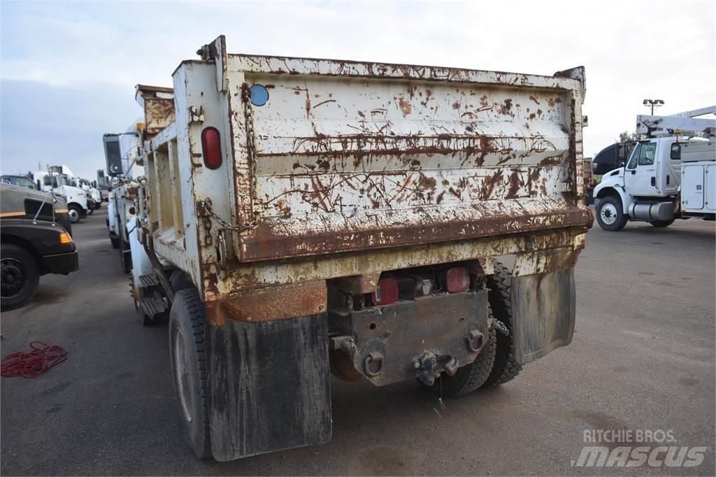 International 4700 덤프 트럭