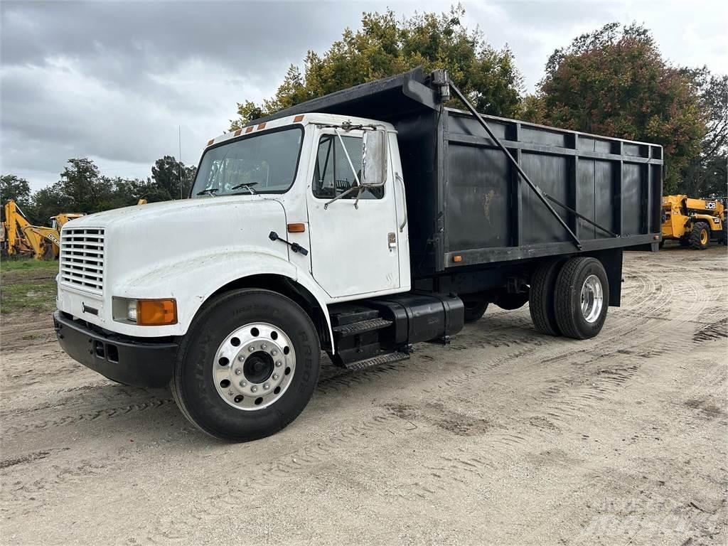 International 4700 덤프 트럭