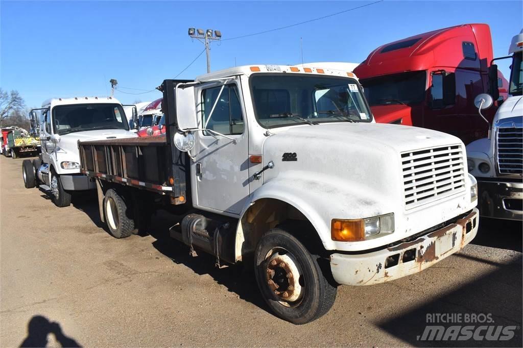 International 4700 덤프 트럭