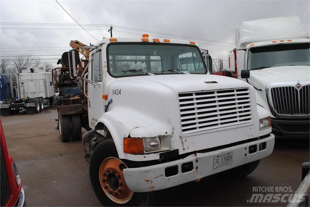 International 4700 크레인 트럭