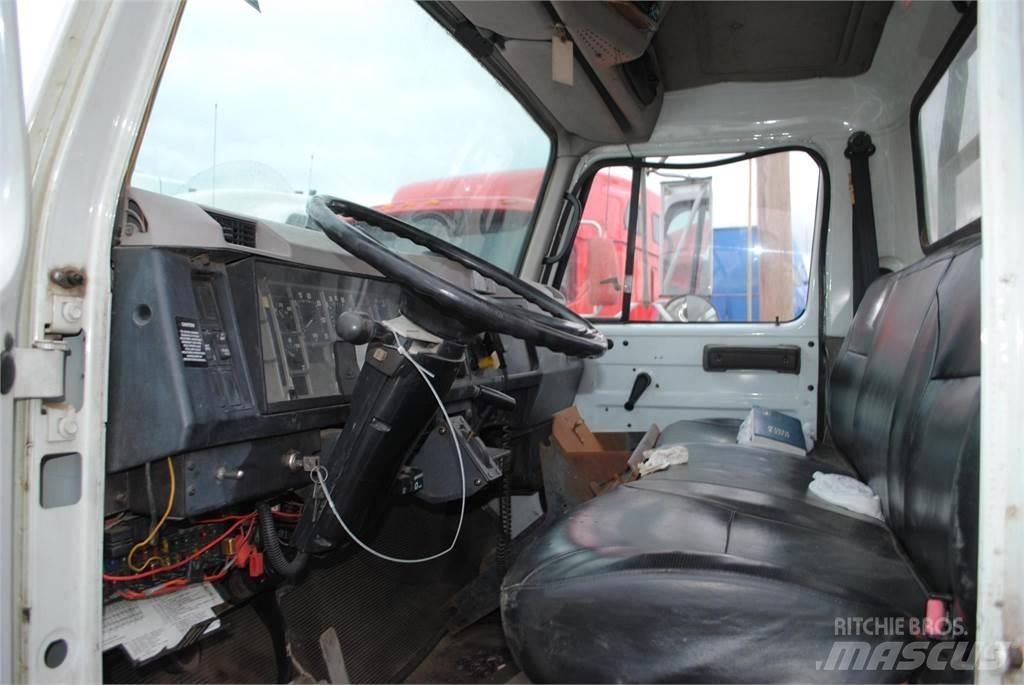International 4700 크레인 트럭