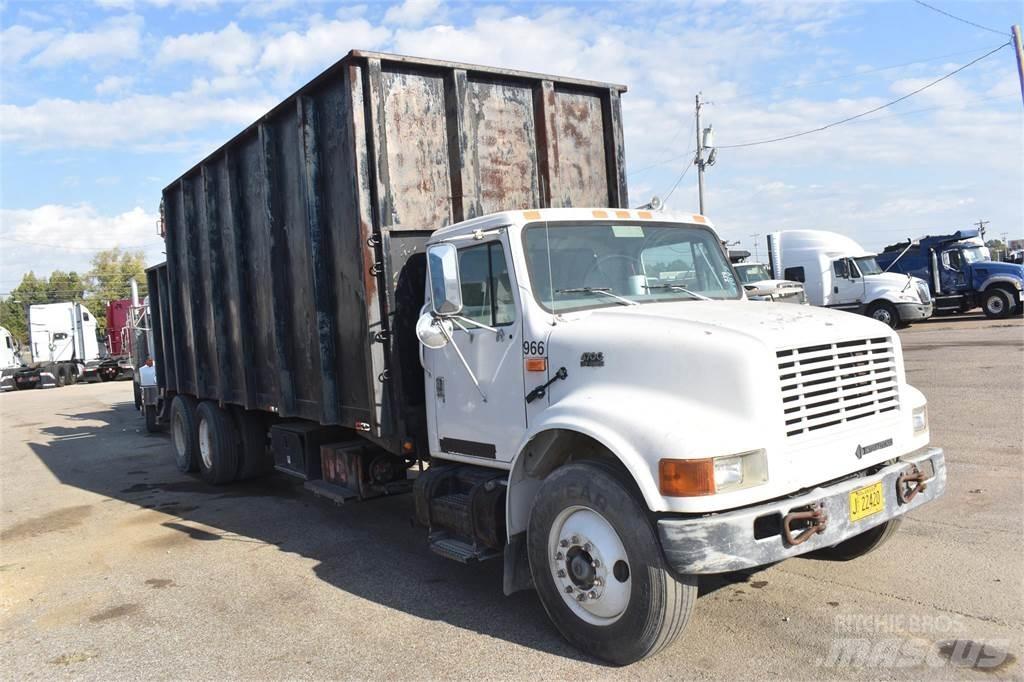 International 4900 크레인 트럭