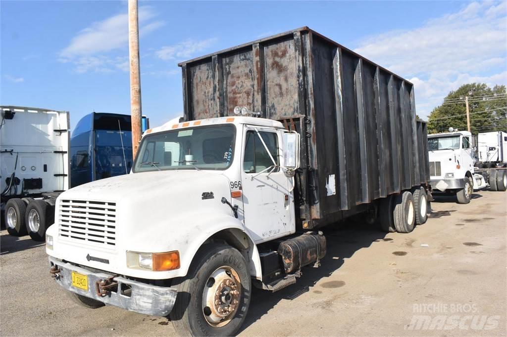 International 4900 크레인 트럭