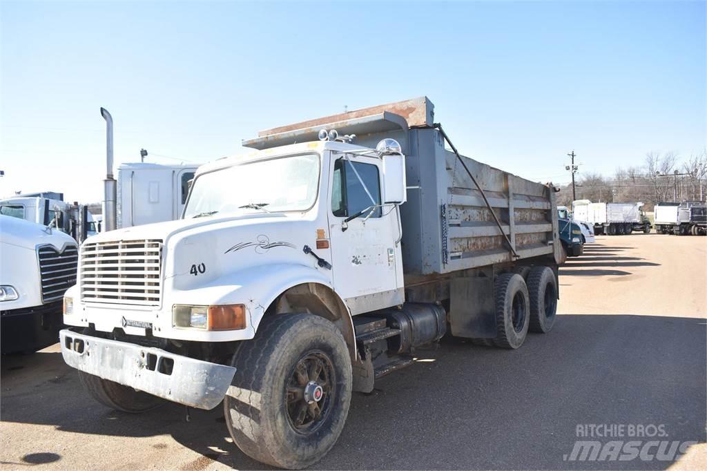 International 4900 덤프 트럭