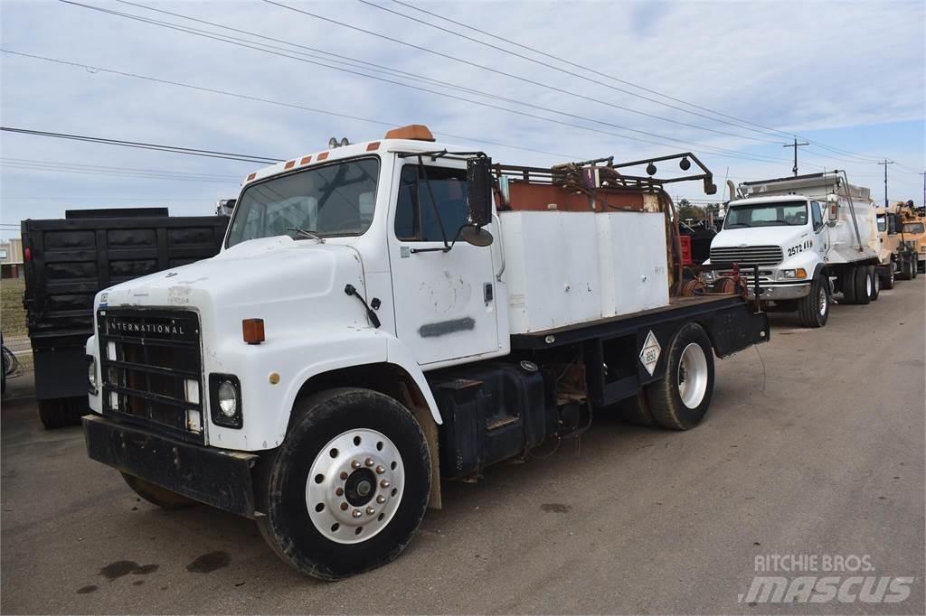 International S2300 탱커 트럭