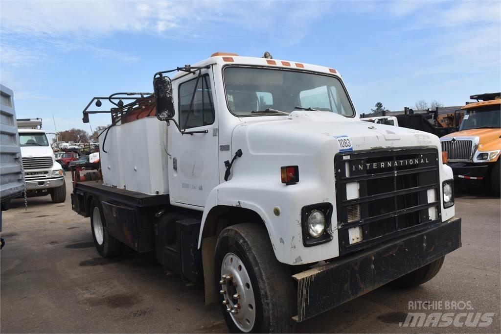 International S2300 탱커 트럭