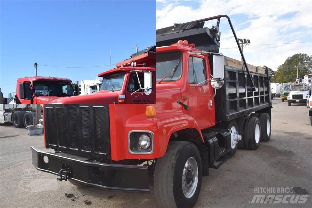 International S2600 덤프 트럭