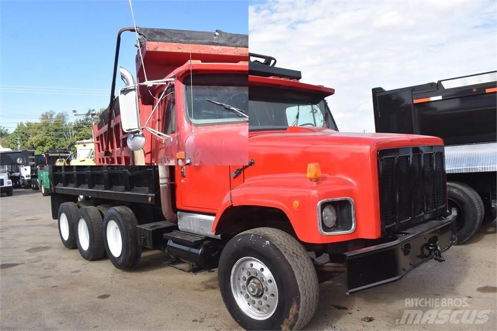 International S2600 덤프 트럭