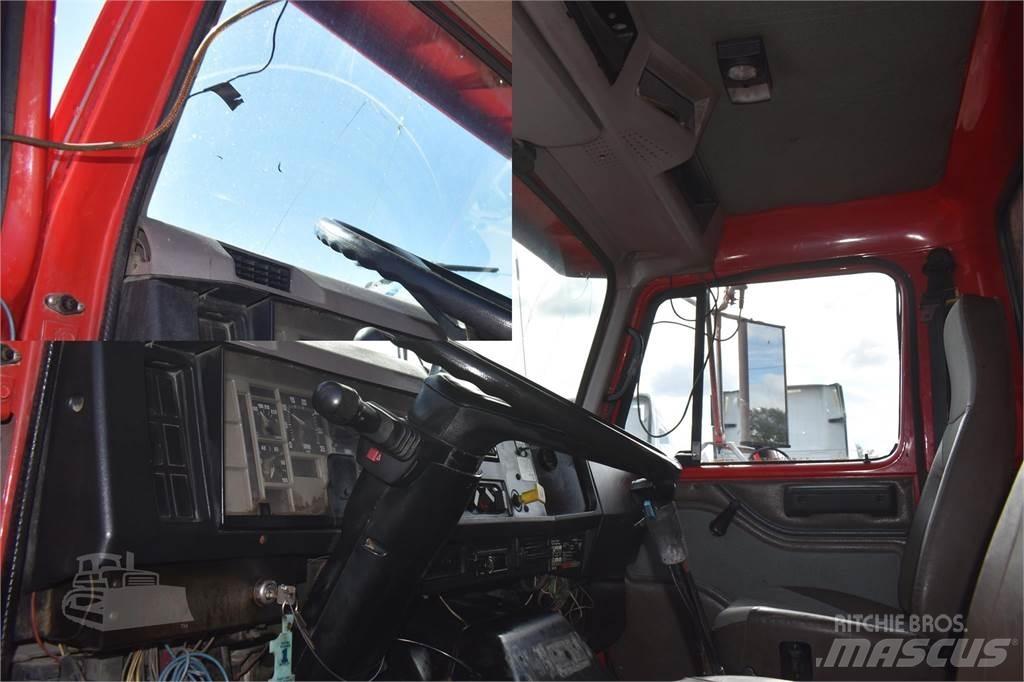 International S2600 덤프 트럭
