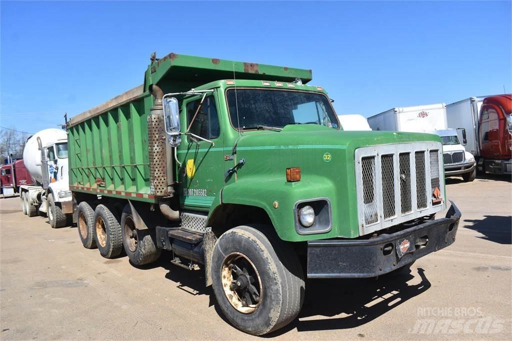 International S2600 덤프 트럭