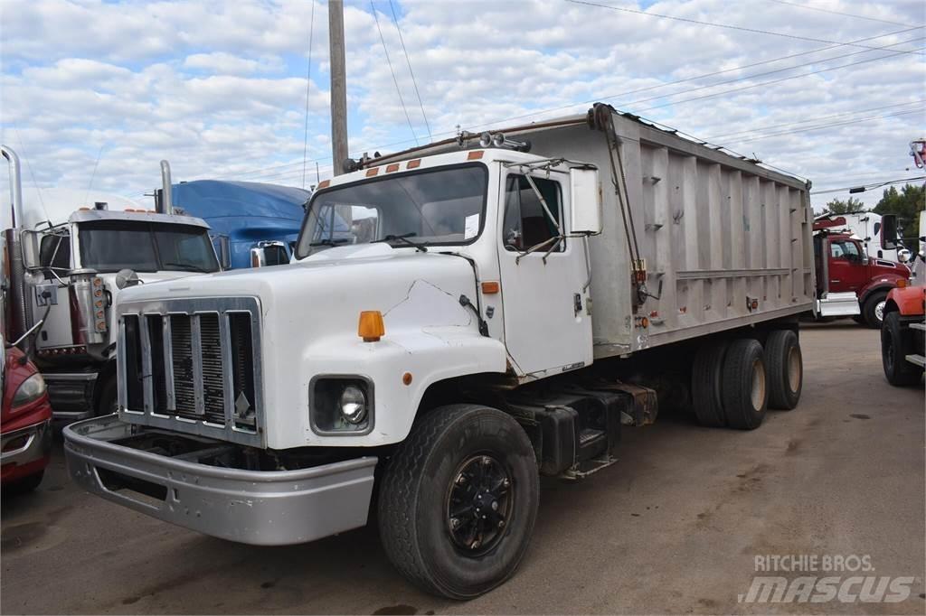 International S2600 덤프 트럭