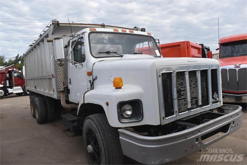 International S2600 덤프 트럭
