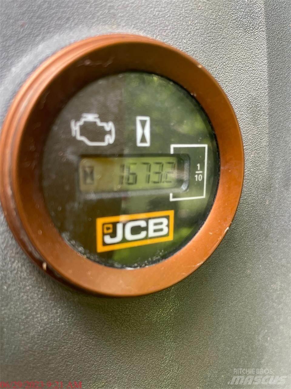 JCB 131X LC 대형 굴삭기 29톤 이상