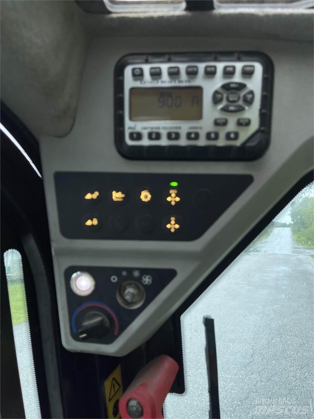 JCB 260T  스키드로더