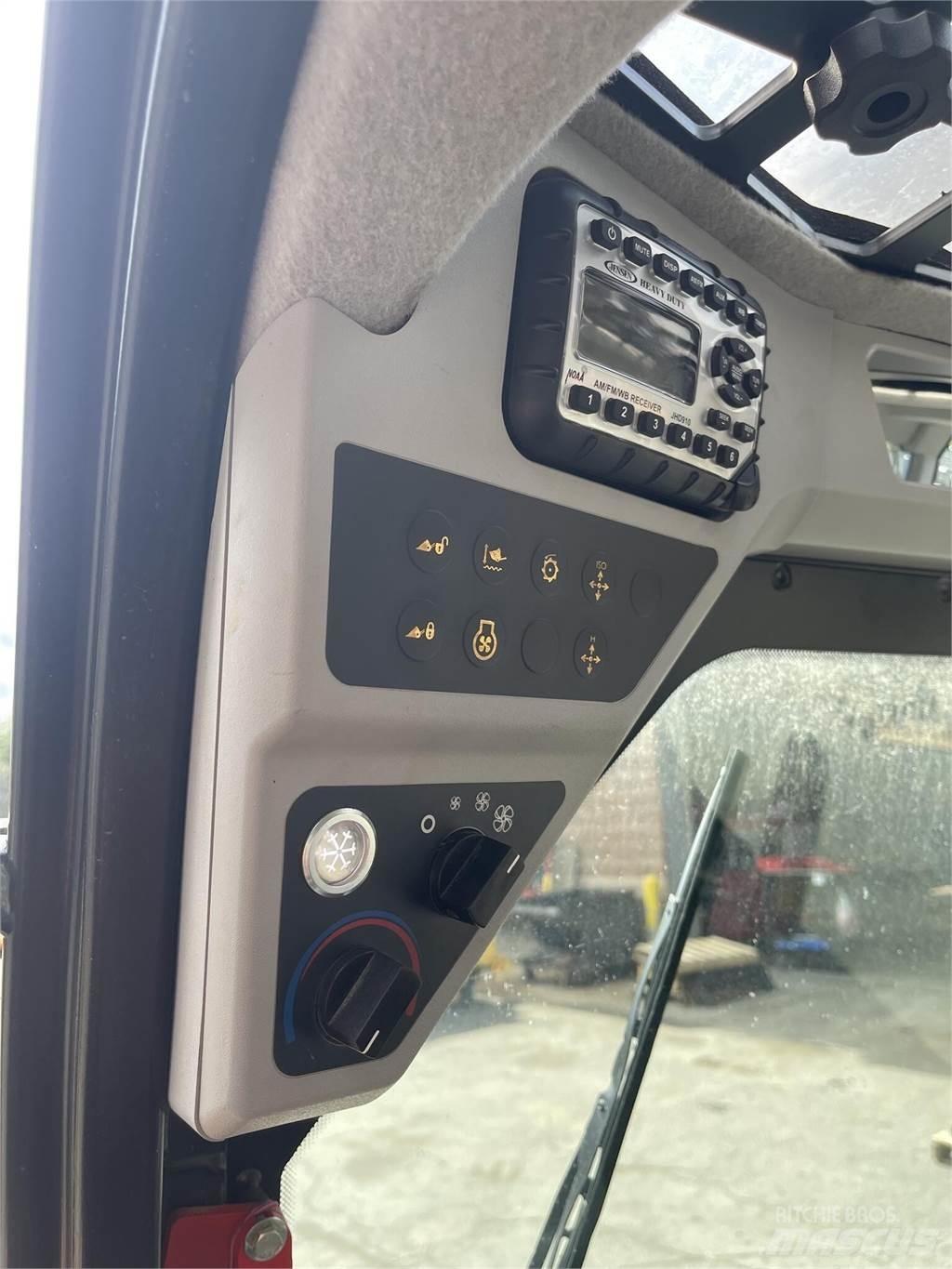 JCB 270  스키드로더