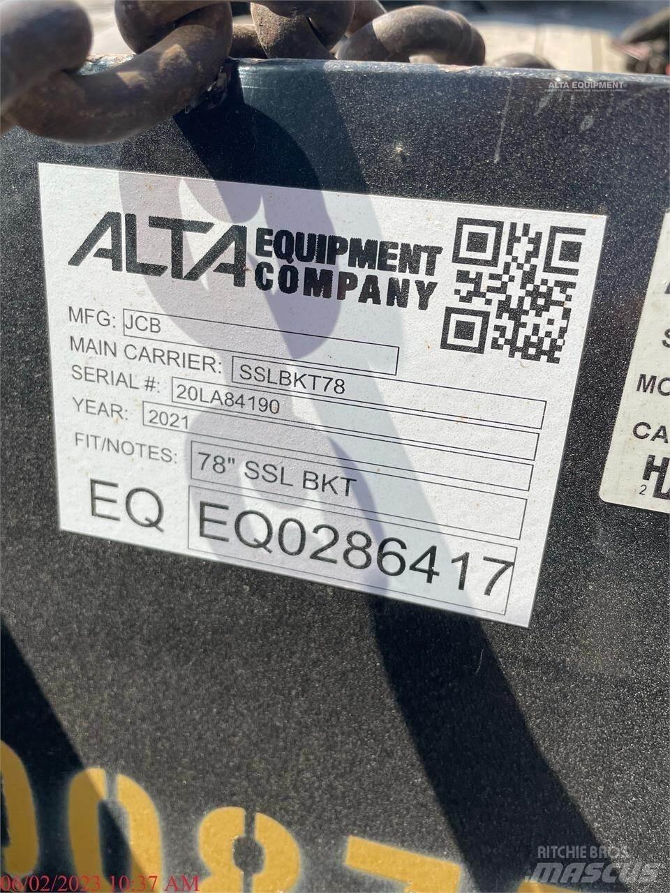 JCB 270  스키드로더