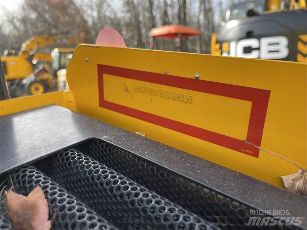 JCB 270T  스키드로더