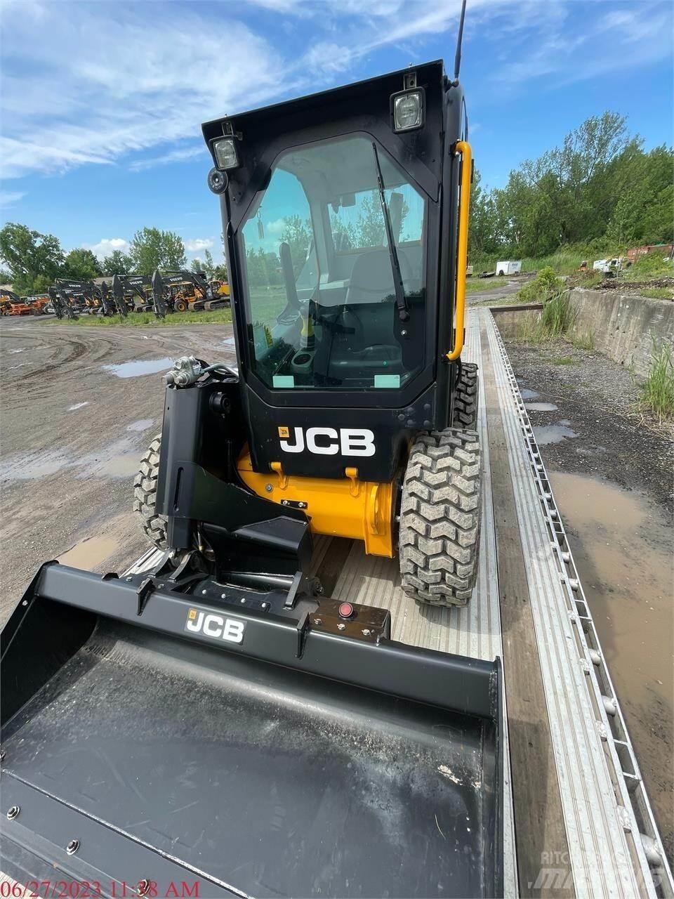 JCB 300  스키드로더